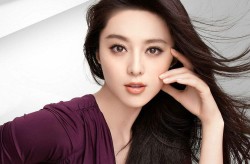 香港着名女星全家出游女儿承担丰混身段帅气老公被误认是儿子 新春泰国游引热议-岳云鹏40岁寿辰德云社门徒为其庆生12岁女儿趴他肩上好温馨--原油业务指引：三沉暴击激励油价史诗级暴跌能源形式或将沉塑
